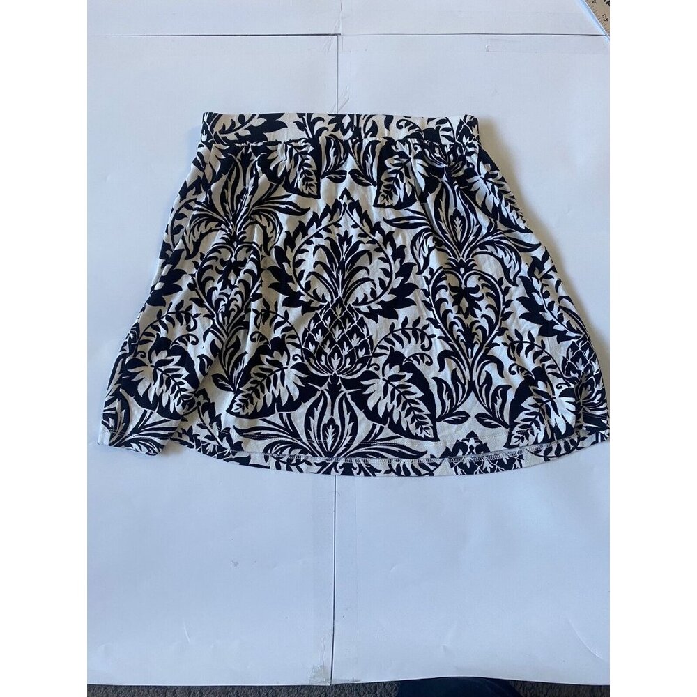 ASOS Women’s Size 4 Pull On Mini Skirt White Black Stretch Floral‎ Leaf Pattern